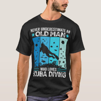 T-shirt Ne sous-estimez jamais un vieil homme qui aime la