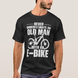 T-shirt Ne Sous-Estimez Jamais Un Vieux Homme Avec Un Cycl