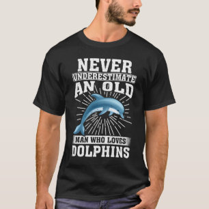 T-shirt Ne Sous-Estimez Jamais Un Vieux Homme Qui Aime Les