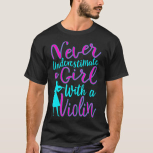 T-shirt Ne sous-estimez jamais une fille avec une pointe d