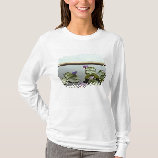 T-shirt Nénuphars dans l'étang par l'océan (Devant)
