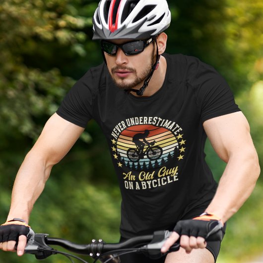 T-shirt Never Underestimate an old guy on a Bicycle Fun
