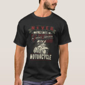 T-shirt Never Underestimate An Old Man With A Motorcycle V (Devant)