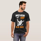 T-shirt Never Underestimate The Old Parachuter Grandpa Sky (Devant entier)