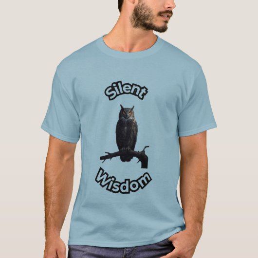 T-shirt **Night Forest Owl – Realistic Nocturnal Owl Illu (Devant)