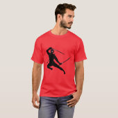 T-shirt Ninja noir sur le rouge (Devant entier)