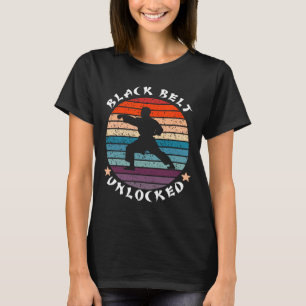 T-shirt Niveau de ceinture noire Déverrouillé Réussite Kar