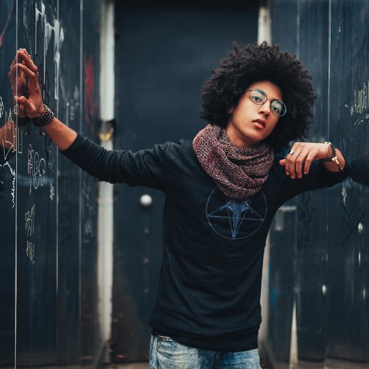 T-shirt noir d'évolution