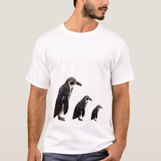 T-shirt noir et blanc mignon de pingouin de 3