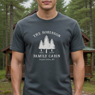 T-shirt Nom de famille de cabane rustique pays pins