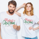 T-shirt Nom de famille de Noël personnalisé<br><div class="desc">Partagez la joie des fêtes avec ce design festif de t-shirt famille de Noël. Parfait pour offrir un cadeau de Noël à toute la famille ! Parfait pour des vacances en famille ou de grands rassemblements en famille !</div>
