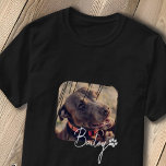 T-shirt Nom et photo du groupe de Cool simple et moderne p<br><div class="desc">Ce design simple et moderne est composé d'une typographie de script simple et moderne. Ajoutez une photo personnalisée de votre chien,  chat,  chiot ou chaton</div>