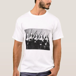 T-shirt Nonnes avec des armes à feu