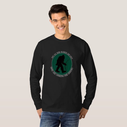 T-shirt Not All Who Wander Are Lost Funny Sasquatch Arrows (Devant entier)