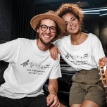 T-shirt Notes musicales Bande ou chorale Enseignant Musiqu<br><div class="desc">Un t-shirt de classe d'enseignant de musique sur mesure cool avec un personnel musical avec des notes sur un arrière - plan bleu. Commandez ce cadeau personnalisé pour un musicien, un compositeur, un orchestre ou un chef d'orchestre, un directeur de choeur et customisez avec un nom ou un autre texte....</div>