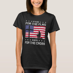 T-shirt Nous nous tenons pour le drapeau nous nous agenoui