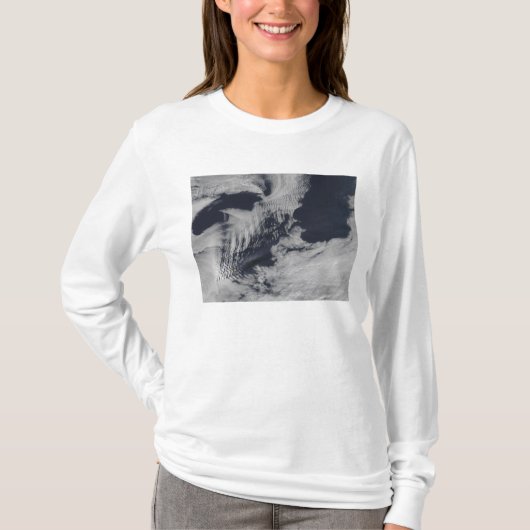 T-shirt Nuages en forme de vague dans l'Oce de l'Inde du S (Devant)