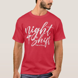 T-shirt Nuit Shift Différentes races Stethoscope Nurs Drôl