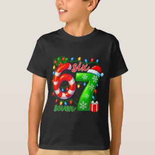 T-shirt Numéro 67 Mème Rétro Père Noël 6 7 Fête Six Sept C