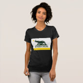 T-shirt Obscurité de drapeau d'Oakland (athlétisme) (Devant entier)