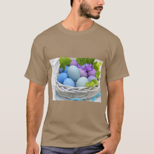T-shirt Œufs de Pâques charmants dans la joie du panier