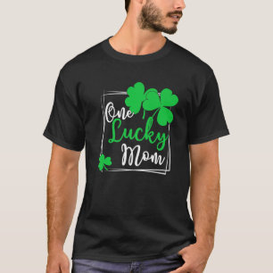 T-shirt One Lucky Mom Tee - Funny Family St Patrick's Day