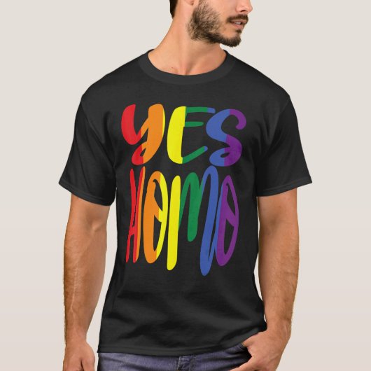 T-shirt oui homo, couleurs arc-en-ciel dans le dicton (Devant)
