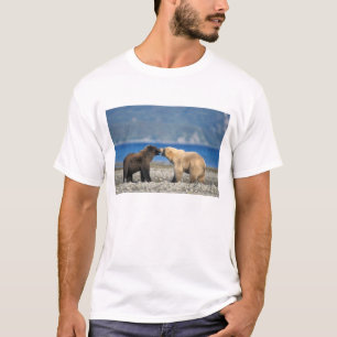 T-shirt Ours brun, ours grizzly, jouer sur la plage,