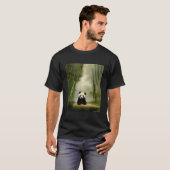 T-shirt Ours Panda Assis Dans Une Clairière Dans Un Champ (Devant entier)