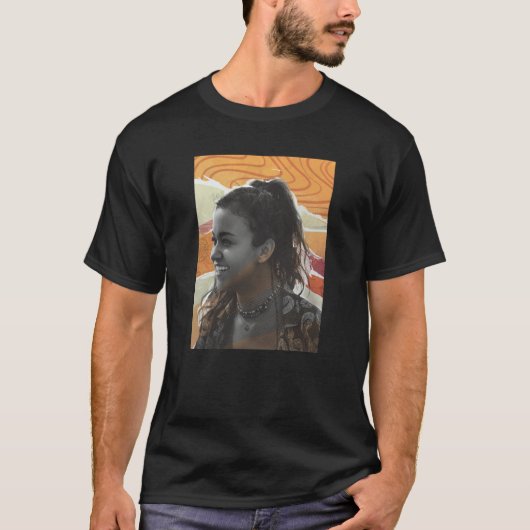 T-shirt Outer Banks Season 3 Kiara Mixed Media Collage Por (Devant)