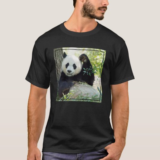 T-shirt Panda géant se reposant contre l'arbre (Devant)