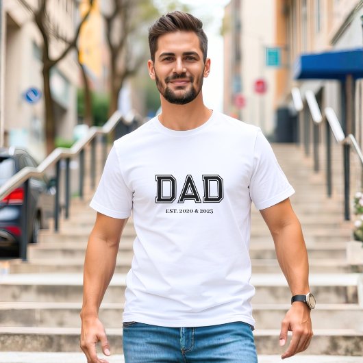 T-shirt Papa a établi une typographie blanche simple moder
