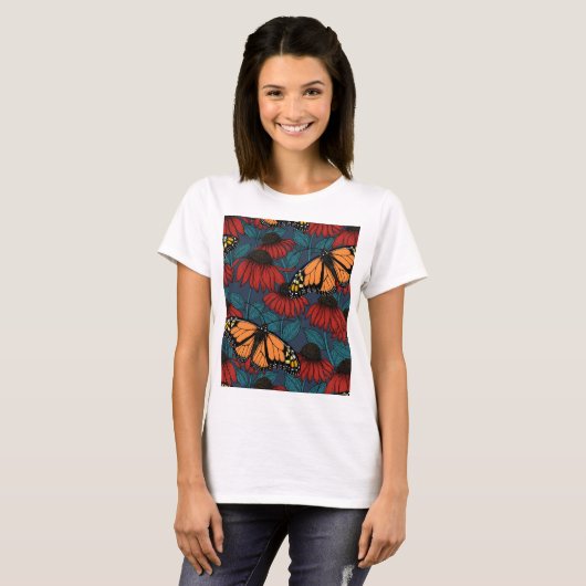 T-shirt Papillon monarque sur des fleurs rouges (Devant entier)