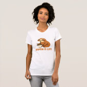 T-shirt Paresseux mignon mangeant du Ramen � Conception dr (Devant entier)