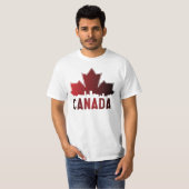 T-shirt Patriotique de feuille d'érable rayée du Canada (Devant entier)