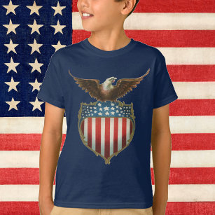 T-shirt Patriotisme vintage, aigle fier au-dessus du drape