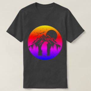 T-shirt Paysage Montagneux Vibrant Avec Ours