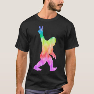 T-shirt Peace Love Bigfoot