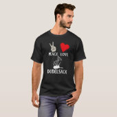T-shirt Peace Love Dudelsack Musical Instrument Dudelsack  (Devant entier)