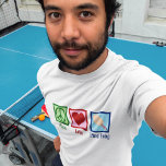 T-shirt Peace Love Ping Pong<br><div class="desc">Un joueur de ping-pong cool cadeau de Noël. Un joli cadeau de ping-pong avec un signe vert de paix, un coeur rouge et une raquette de ping-pong.</div>