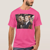 T-shirt Pedro Pascal Dans Les Oeillets (Devant)
