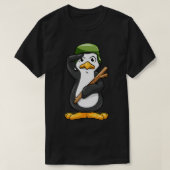 T-shirt Penguin en tant que soldat avec casque et salut mi (Design devant)