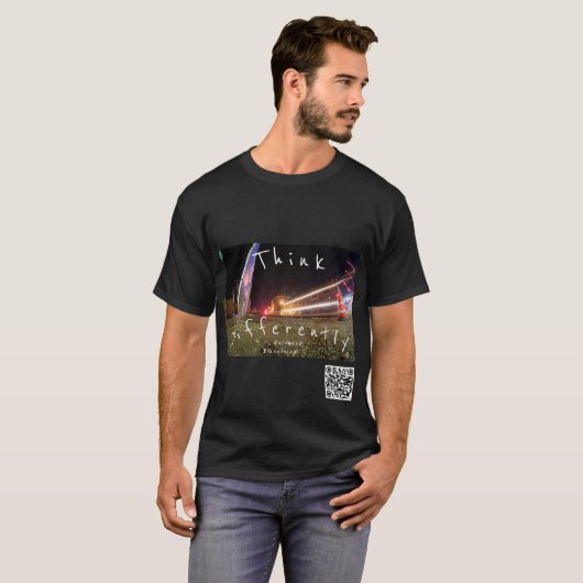 T-shirt Penser différemment chemise en Blacking étendu (Devant entier)
