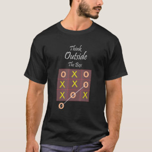 T-shirt Pensez À L'Extérieur De La Boîte Tic Tac Toe