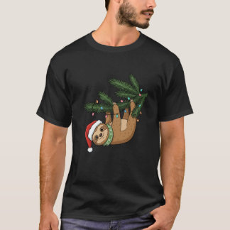 T-shirt Père Noël paresseux suspendu à une branche de pin 