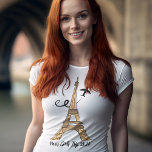 T-shirt Personnalisable Paris Trip Chic Tour Eiffel Femmes<br><div class="desc">Customisez ces t-shirts chic et minimalistes parisiens pour vos voyages de filles ou de vacances en famille. Dessin artistique de la tour Eiffel avec un avion volant derrière pour symboliser votre voyage en avion. Script cursif personnalisé mignon.</div>