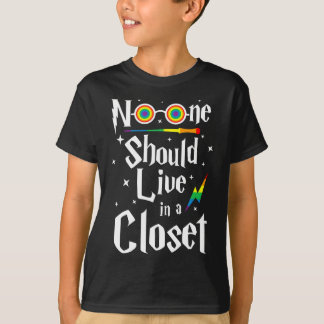 T-shirt Personne Ne Devrait Vivre Dans Un Closet LGBTQ Sig