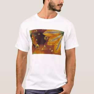 T-shirt Pétales sur une surface réfléchissante en Mylar av