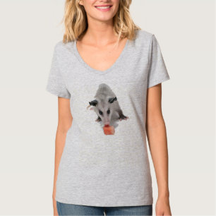 T-shirt Petit opossum mignon mangeant la pastèque