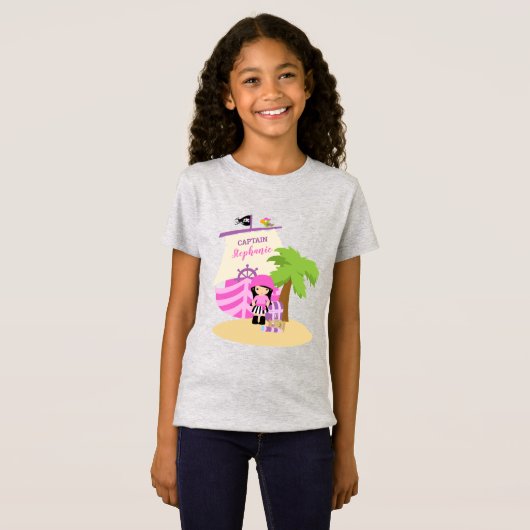 T-Shirt Petite Brunette Pirate Girl & A Big Ship Custom Na (Devant entier)